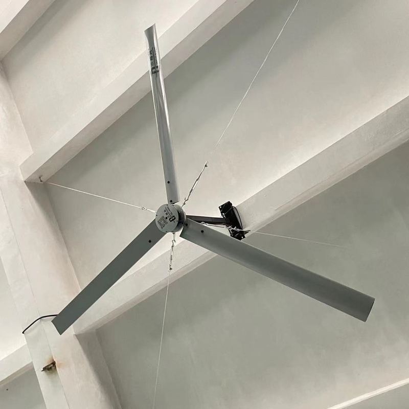 13 ফুট HVLS বড় ইন্ডাস্ট্রিয়াল সিলিং ফ্যান সঙ্গে 3 ফলক ছাদ ইনস্টলেশন 220V
