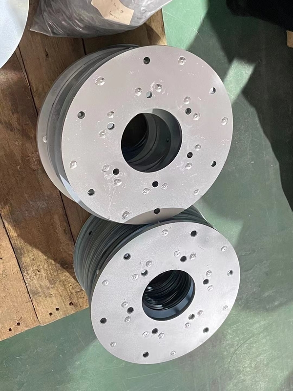 13 ফুট HVLS বড় ইন্ডাস্ট্রিয়াল সিলিং ফ্যান সঙ্গে 3 ফলক ছাদ ইনস্টলেশন 220V