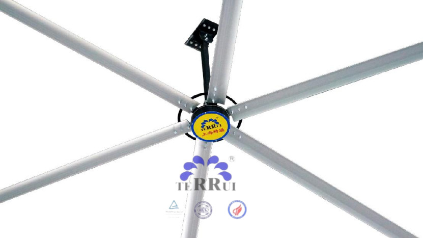 শিল্প পরিবেশে উচ্চ বায়ু ভলিউমের জন্য 7300mm/24FT শিল্প সিলিং ফ্যান/W 9.53m3/min